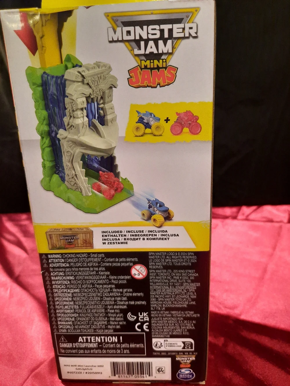Monster JAM Mini Jams Megalodon Jungle Blaster Racetrack And Cars